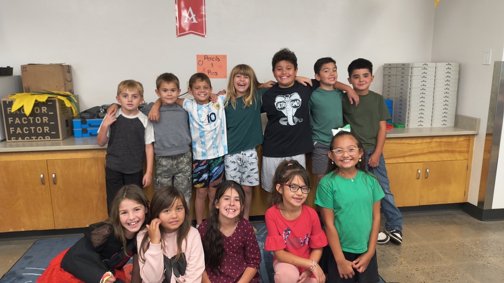 Mrs. Pearsall's third grade class during house/jersey day