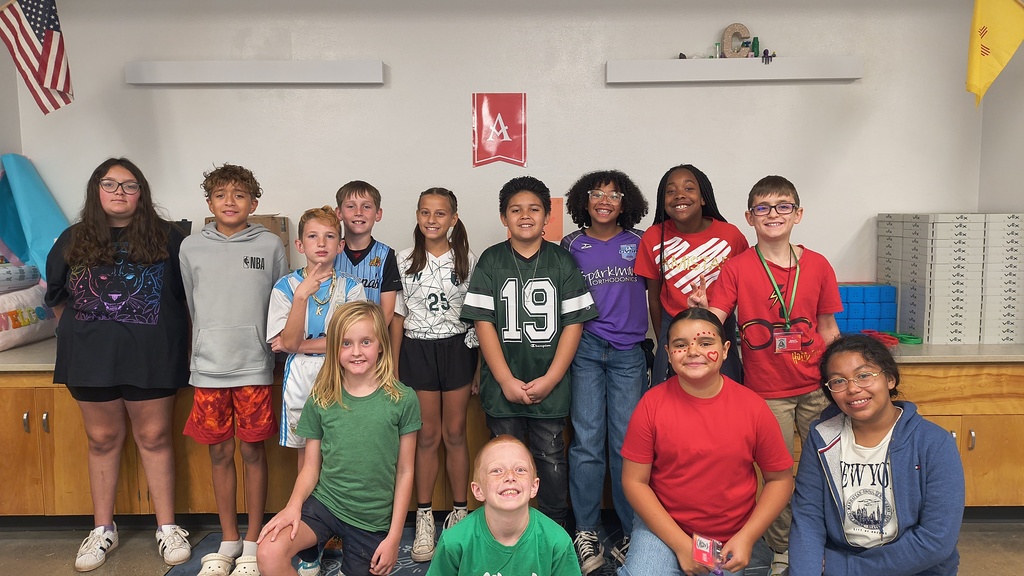 Mr. Shields 5th grade class for house/jersey day