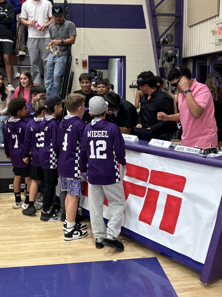 Students at ESPN table