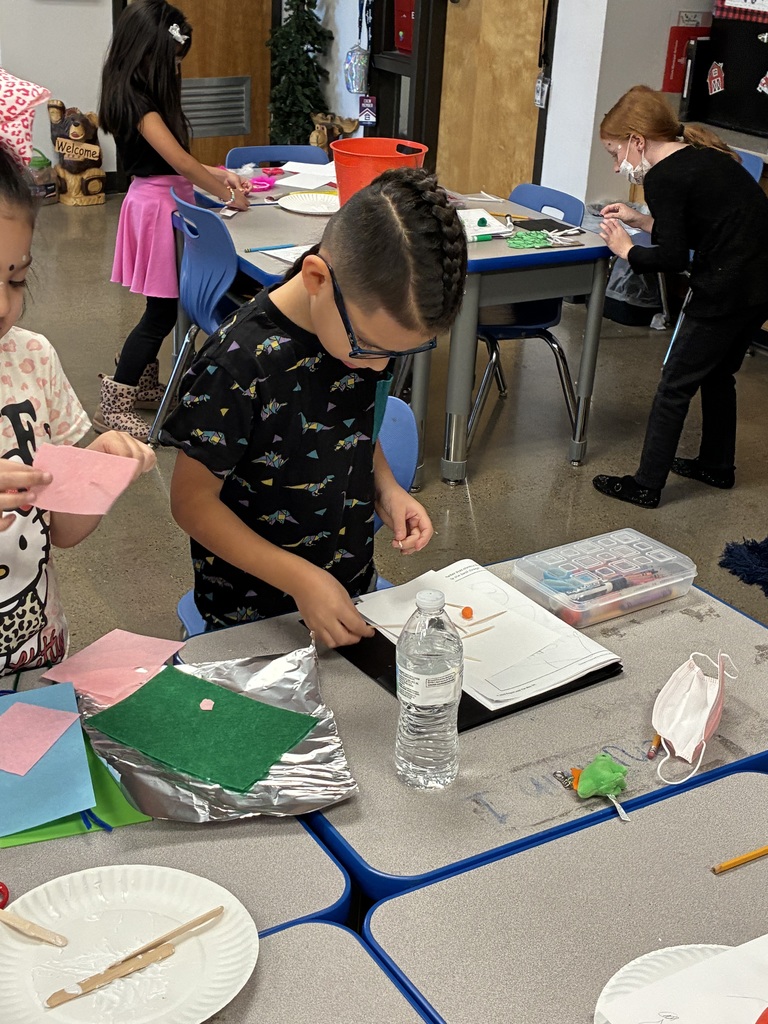 Mrs. Adams' class learning about Animal Adaptations 