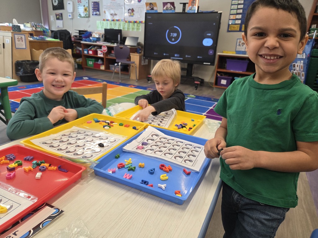 kids doing color-themed activities