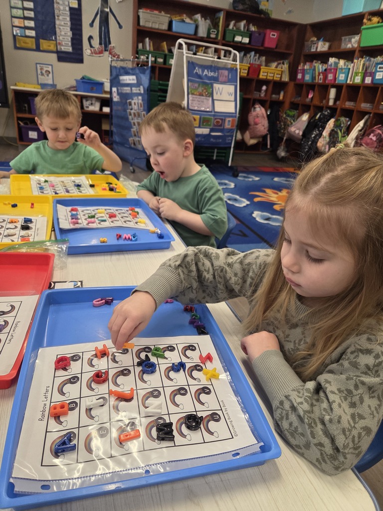 kids doing color-themed activities