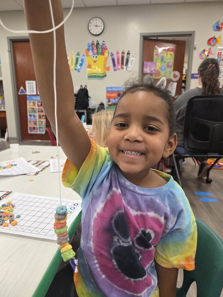 kids doing color-themed activities