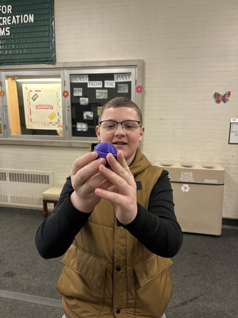 students visit SUNY Oswego on a field trip for tech class