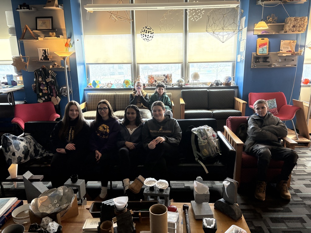 students visit SUNY Oswego on a field trip for tech class