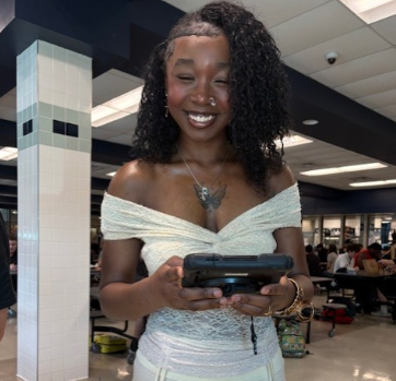 Picture of CASH students registering to vote #3