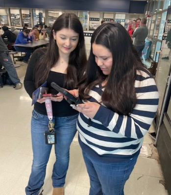 Picture of CASH students registering to vote #8