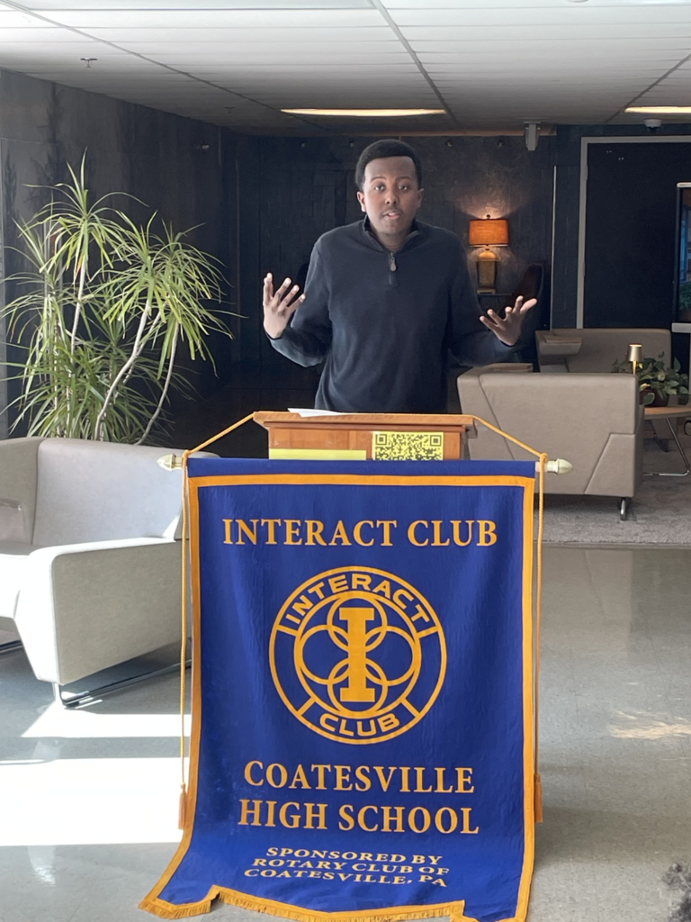 Davis Mae giving his speech.