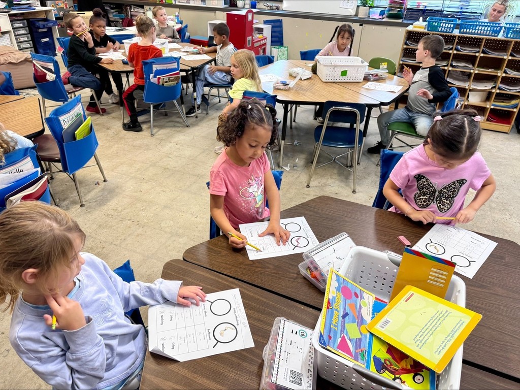 Mrs. Pandosh's living vs. nonliving lesson pic #3