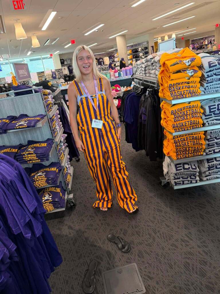 Alexa Shumate ECU Freshman Orientation Pic #2
