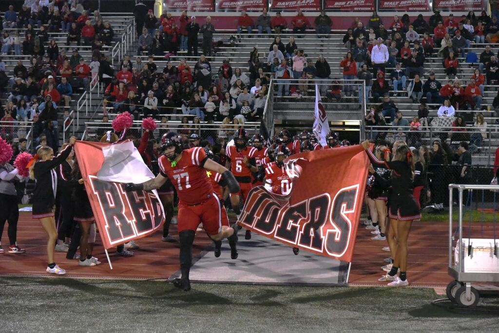 Homecoming Football Game on Friday, October 9, football team pic#2