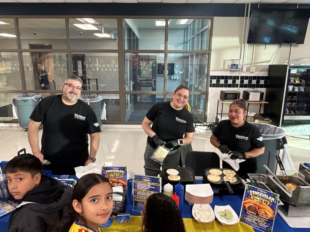 Hispanic Heritage Month Community Celebration Open Market pic#8