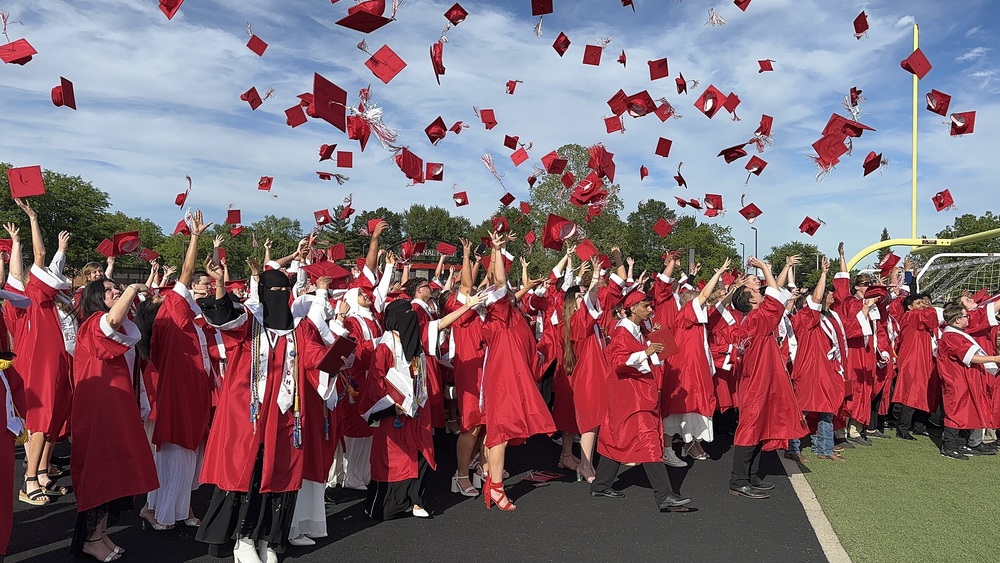 Cap toss