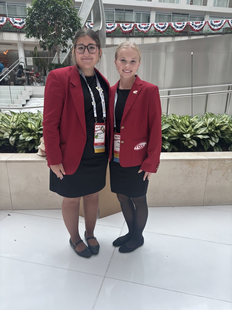 Madison Paxson and Kaylan Poe between National FCCLA Conference Sessions