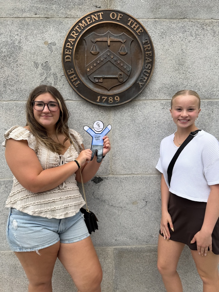 Madison Paxson and Kaylan Poe at Fccla nationals 3