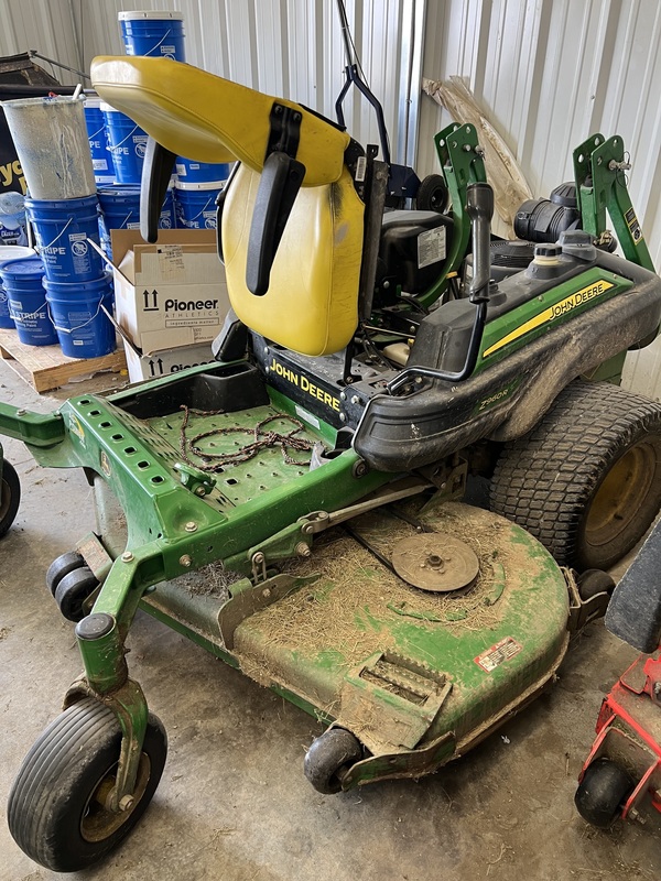 John Deer zero turn mower