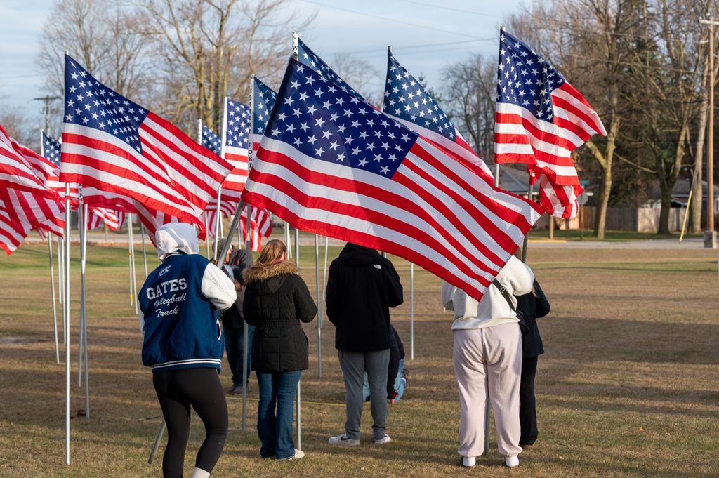 veteran's day placing flags