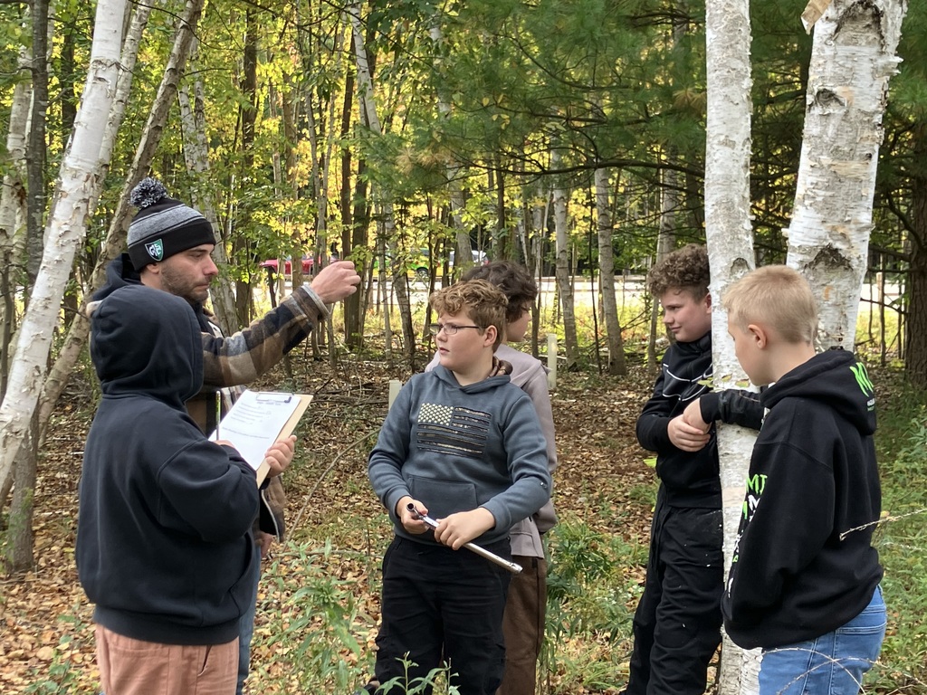 chippewa nature center field trip