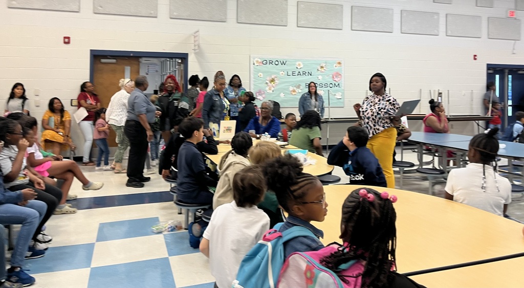 Students in cafeteria 
