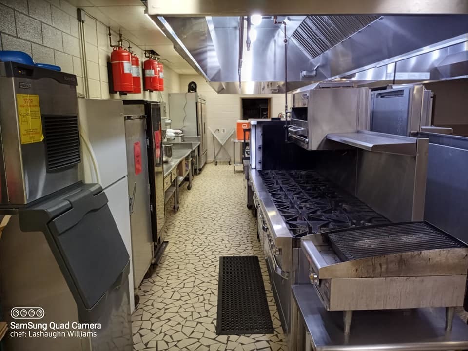 L> Williams' Kitchen