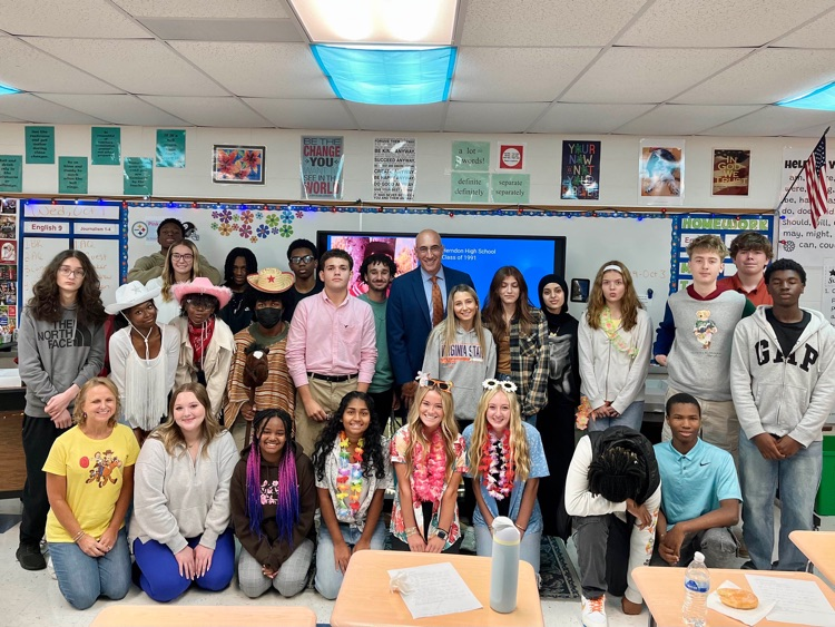 picture of Andrew Freiden and journalism class