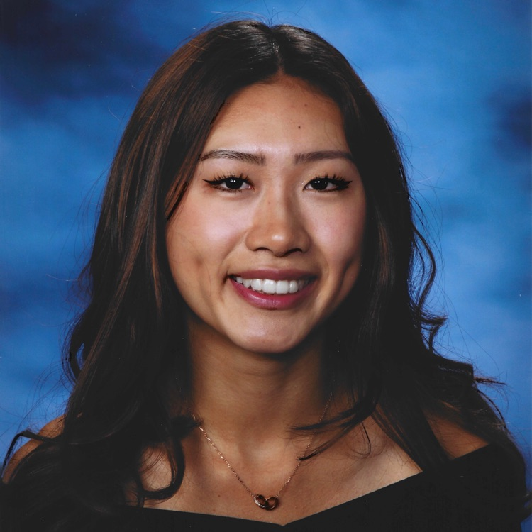 Senior portrait of Lisa Zheng