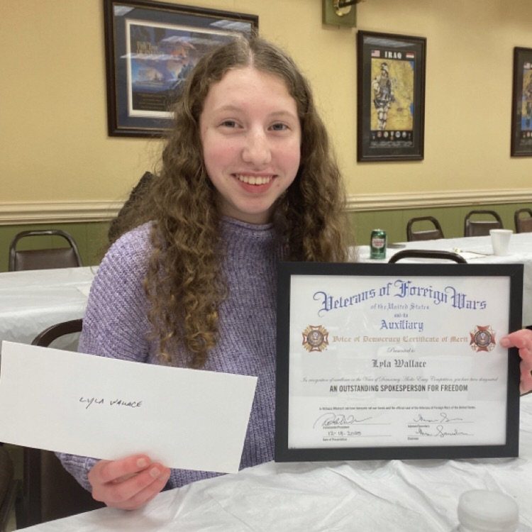 Lyla Wallace with VFW award