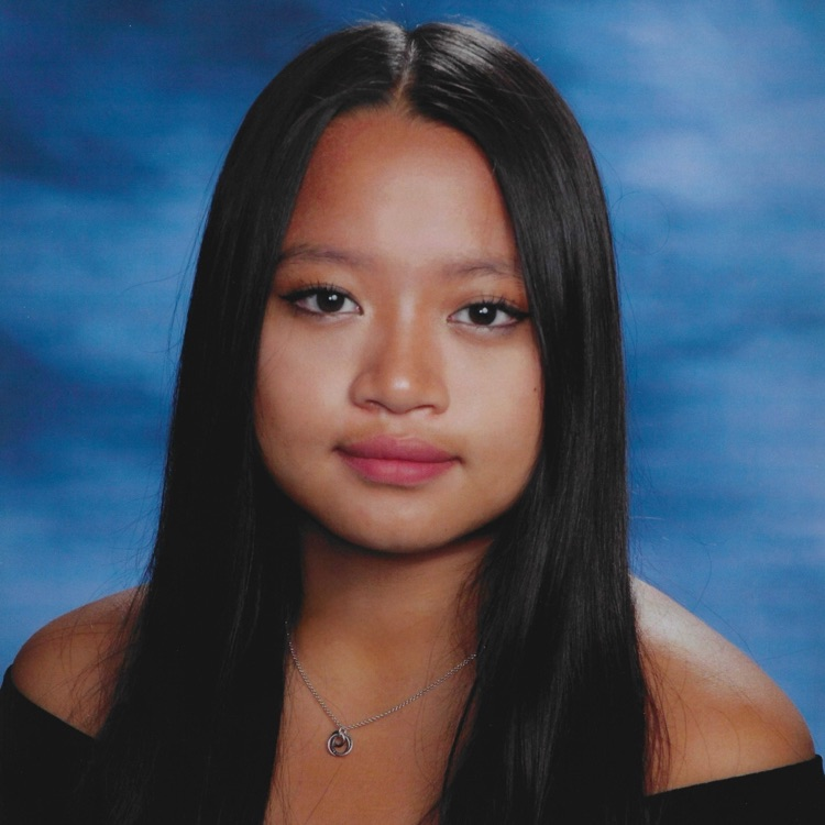 Senior Portrait of Lisa Ou