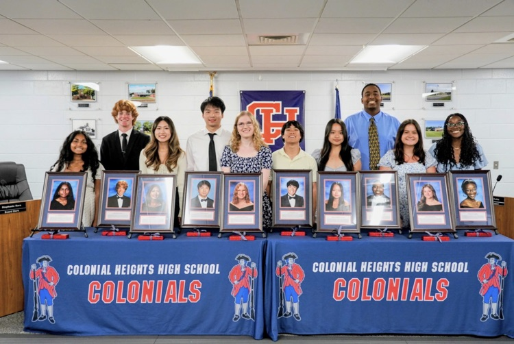 picture of CHHS seniors of the month 