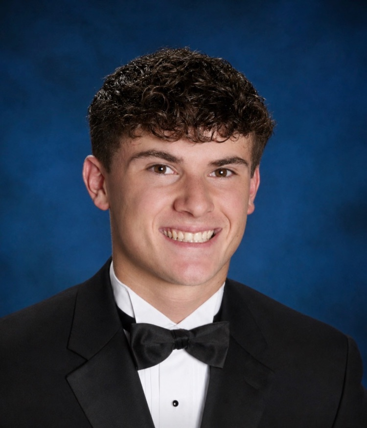 senior portrait of Bryce Loy