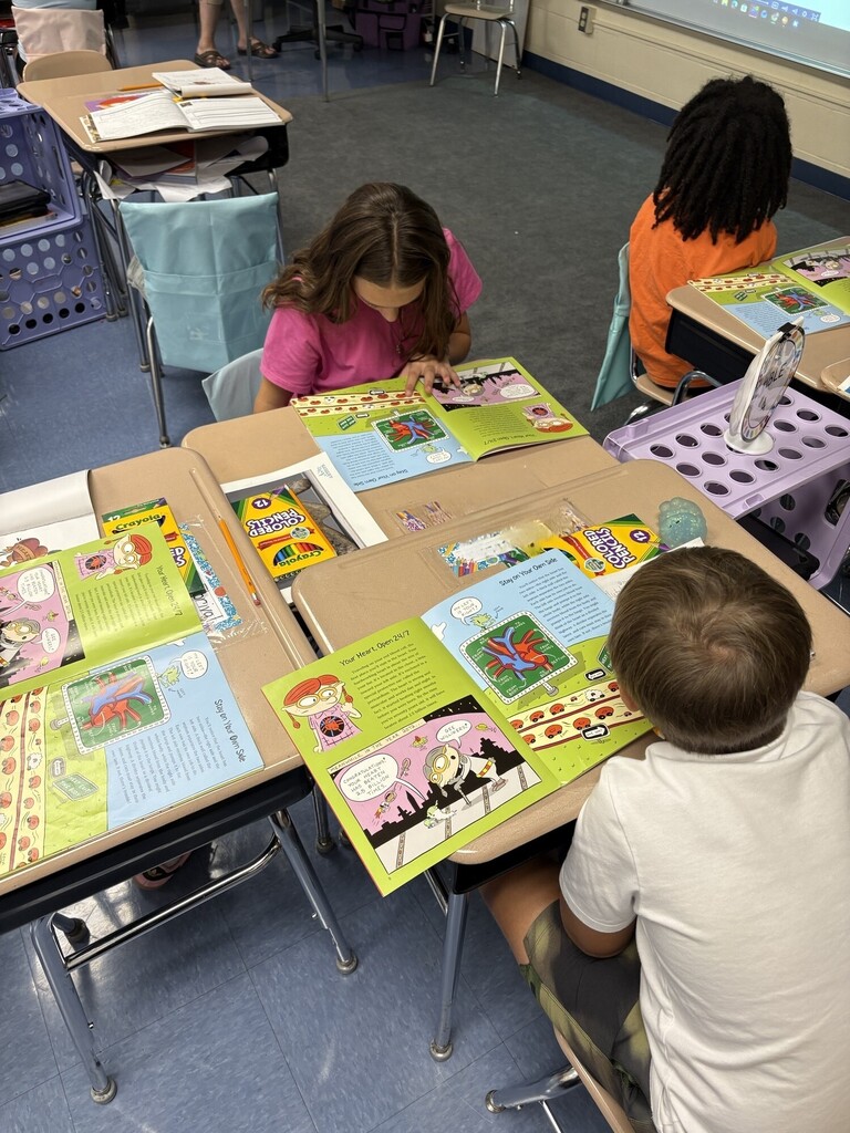 Mrs. Rider's 4th grade class is diving into the amazing world of the circulatory system in Arts & Letters! They are exploring the journey blood takes through the circulatory system and discovering the important role this system plays in keeping us healthy. It is exciting to see our students connect science, reading, and writing as they deepen their understanding of how the human body works! ❤️🫀