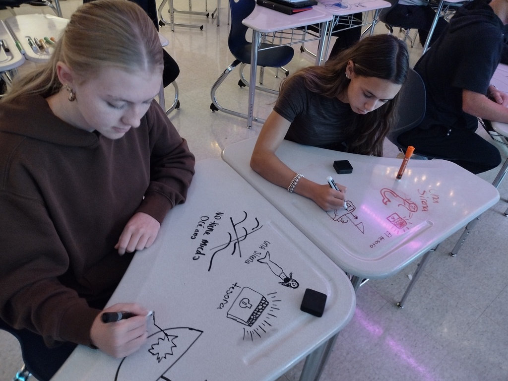 Spanish 2 and 3 students working