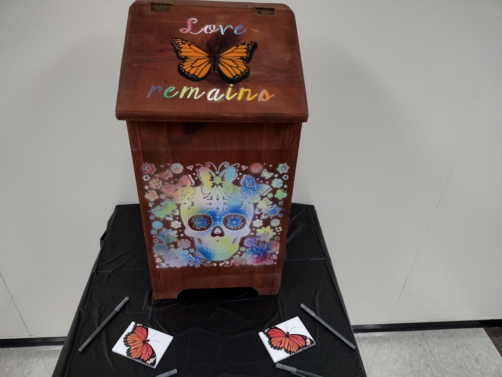 Spanish box to put notes in for passed away loved ones