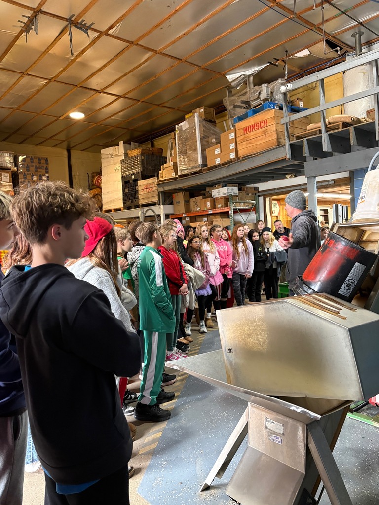 Students at Meckley's Flavor Fruit Farms