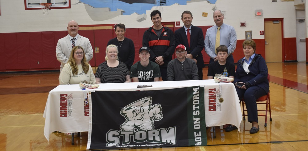 Aidan Radcliff Signing