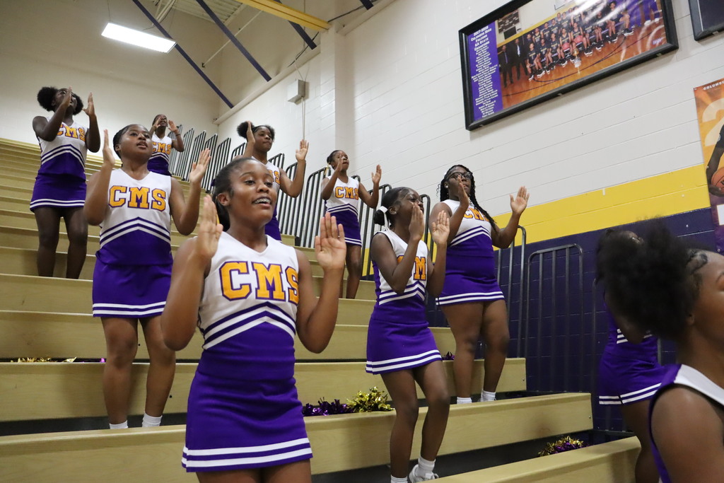 Columbus Middle School cheerleaders