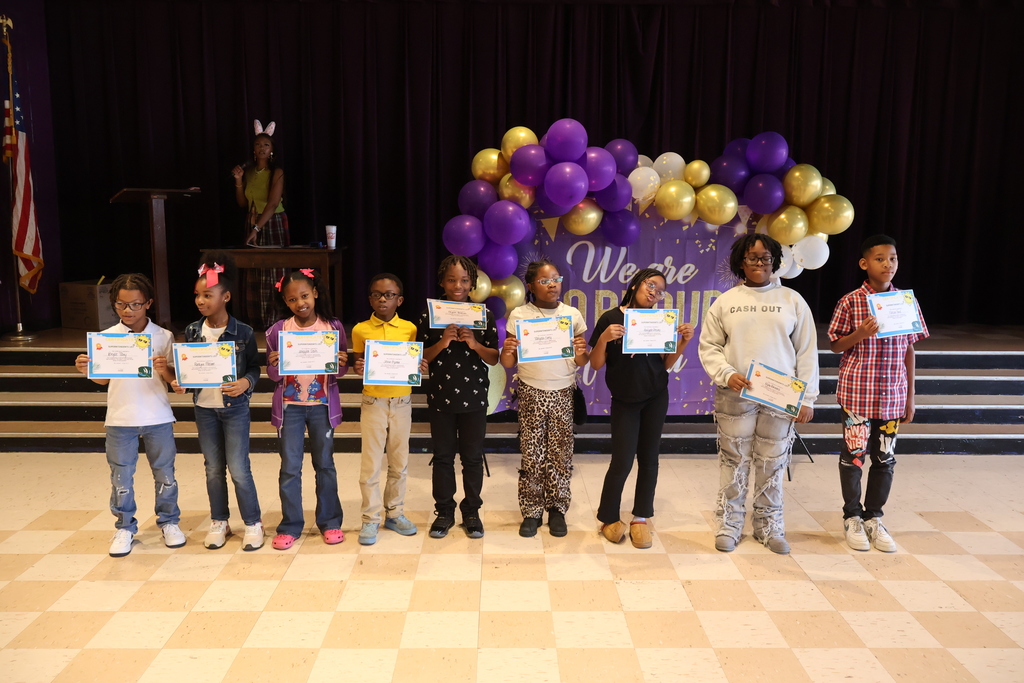Fairview students recognized for making honor roll. 