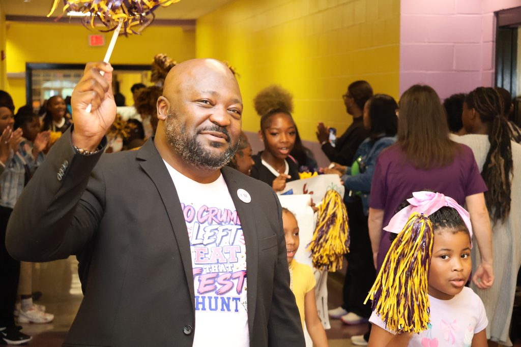 CMSD Superintendent Dr. Craig Chapman cheers on Columbus Middle School students before they take state tests. 
