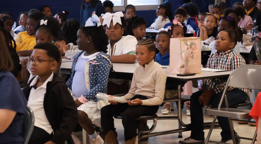 Sale Elementary students attend awards day. 