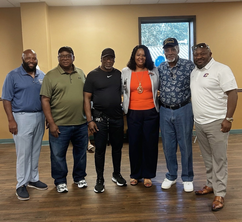 Dr. Chapman and CMSD Board of Trustees members visit with city leaders during the recent National Night Out on Crime event held in Columbus. 
