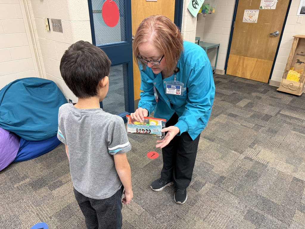 student receiving dental kit