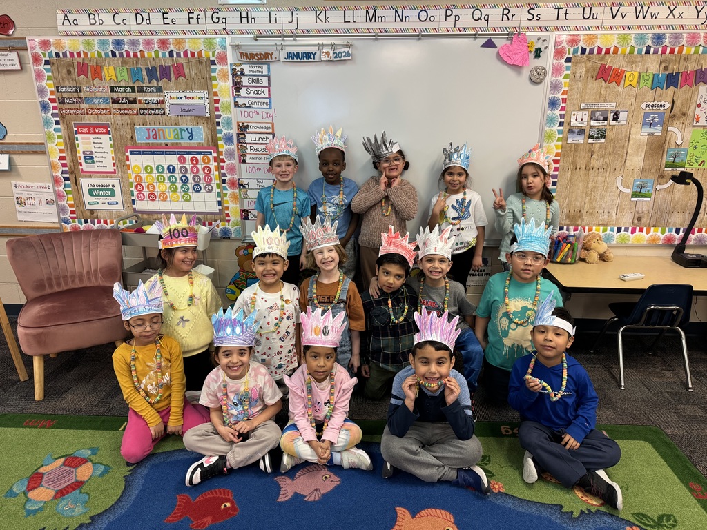 Class photo 2 wearing 100 days of school crowns