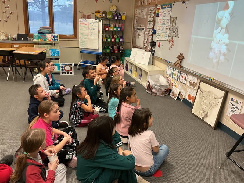 students eating popcorn