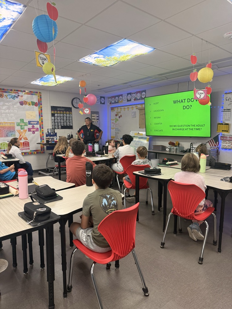 Officer Anne teaching 5th grade students about ALICE