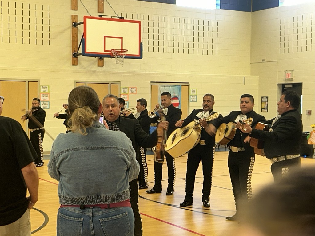 CCSD 168 Hispanic Heritage Month Celebration on 10/16/2025 at Strassburg Elementary School Celebración del Mes de la Herencia Hispana del CCSD 168 el 16/10/2025 en la Escuela Primaria Strassburg