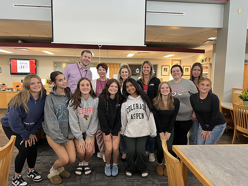 Kelly Taylor with Scott Leverentz and students in the ILC