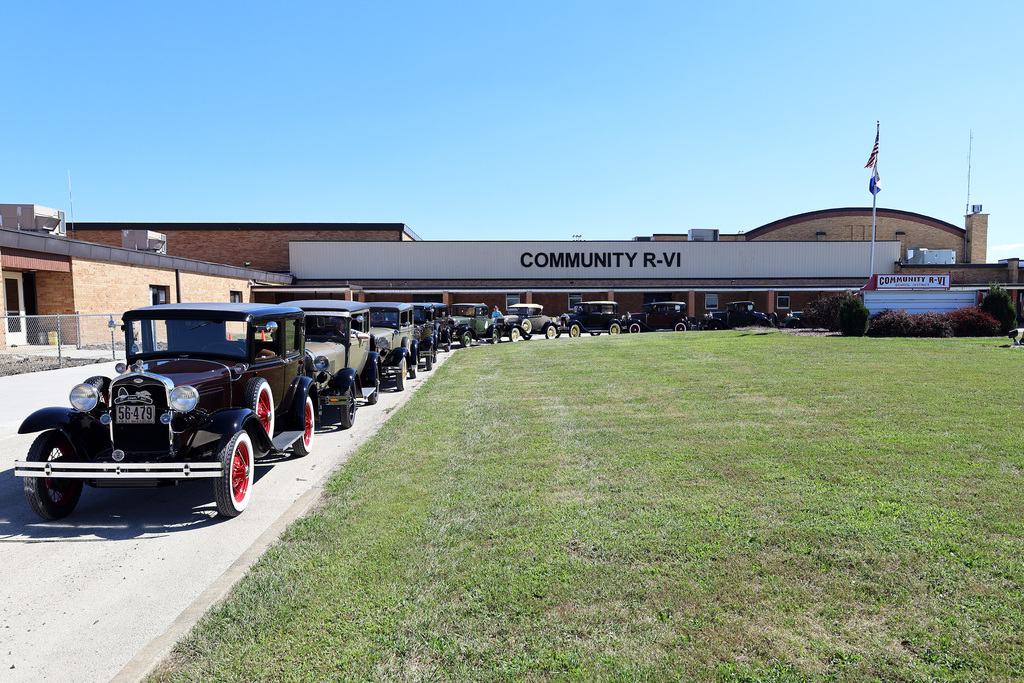 Over the weekend, our circle drive was graced by vintage 1928-1931 Fords! They were on their way to the Mexico Veterans Home and then to the Walk Back in Time activities at the Audrain County Historical Society. What a fun sight!