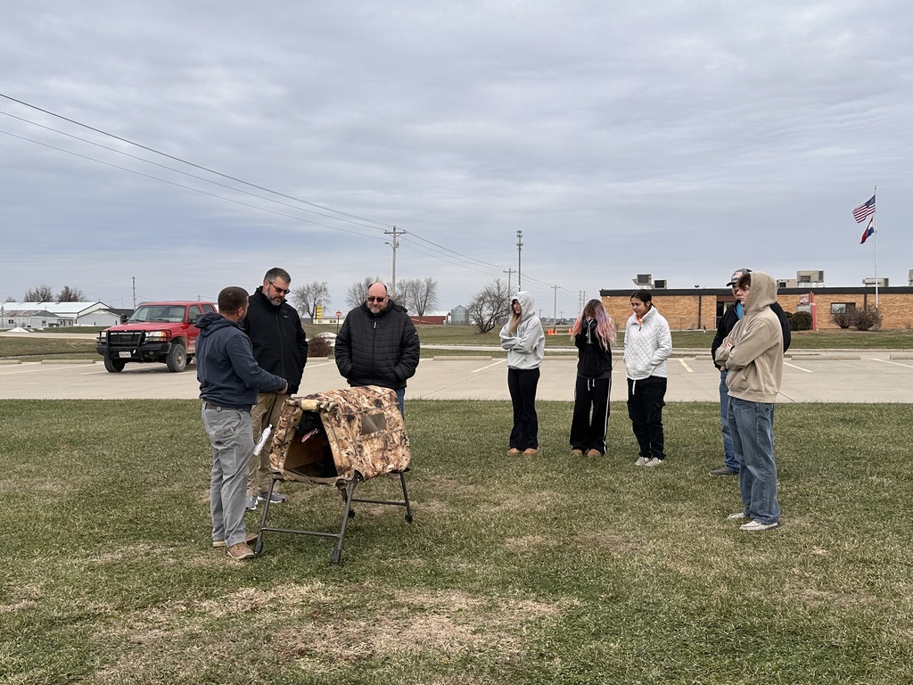 In Mr. Atkinson's History of Sports class, students have been learning about the history of hunting. Students have studied how hunting began, camouflage, weapons, conservation, and habitat-building practices. Today, they were blessed with Bob Curtis, who demonstrated duck-hunting techniques and lectured on waterfowl practices. Aaryn Knipfel also brought his exceptional hunting dog, Dixon, to show how dogs help with bird hunting! It was fantastic!! Thank you to Bob Curtis and Aaryn Knipfel for a phenomenal class!