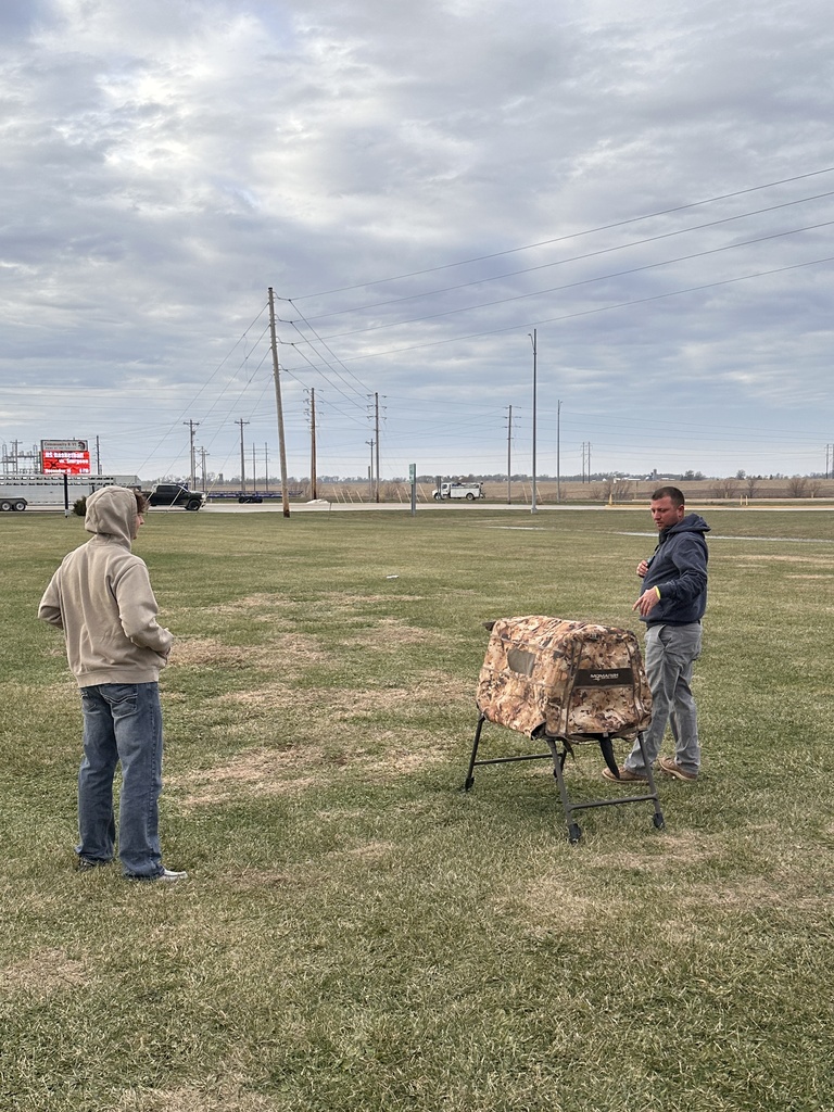 In Mr. Atkinson's History of Sports class, students have been learning about the history of hunting. Students have studied how hunting began, camouflage, weapons, conservation, and habitat-building practices. Today, they were blessed with Bob Curtis, who demonstrated duck-hunting techniques and lectured on waterfowl practices. Aaryn Knipfel also brought his exceptional hunting dog, Dixon, to show how dogs help with bird hunting! It was fantastic!! Thank you to Bob Curtis and Aaryn Knipfel for a phenomenal class!