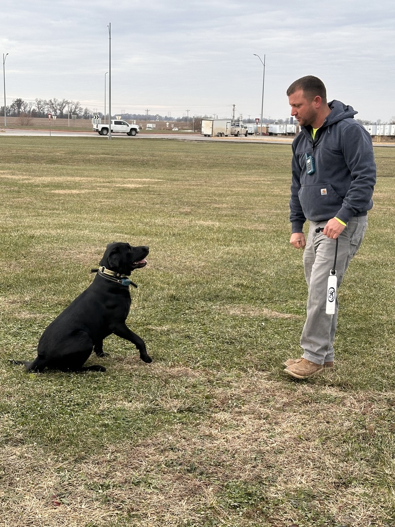 In Mr. Atkinson's History of Sports class, students have been learning about the history of hunting. Students have studied how hunting began, camouflage, weapons, conservation, and habitat-building practices. Today, they were blessed with Bob Curtis, who demonstrated duck-hunting techniques and lectured on waterfowl practices. Aaryn Knipfel also brought his exceptional hunting dog, Dixon, to show how dogs help with bird hunting! It was fantastic!! Thank you to Bob Curtis and Aaryn Knipfel for a phenomenal class!